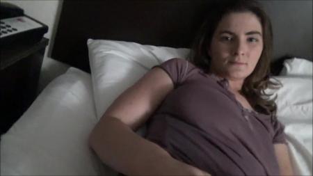 Папа пришел в комнату к дочери и трахнул ее